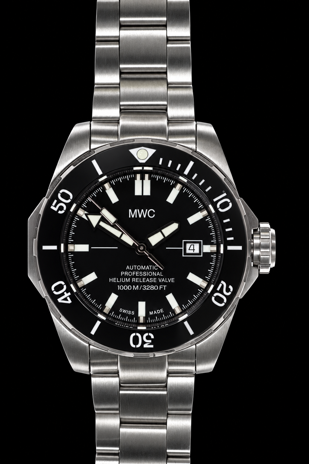 Reloj de buceo MWC resistente al agua hasta 100ATM / 3,280ft / 1000m, con caja de acero inoxidable, válvula de helio y brazalete a juego 100% fabricado en Suiza con movimiento automático Sellita SW200 de 26 rubíes