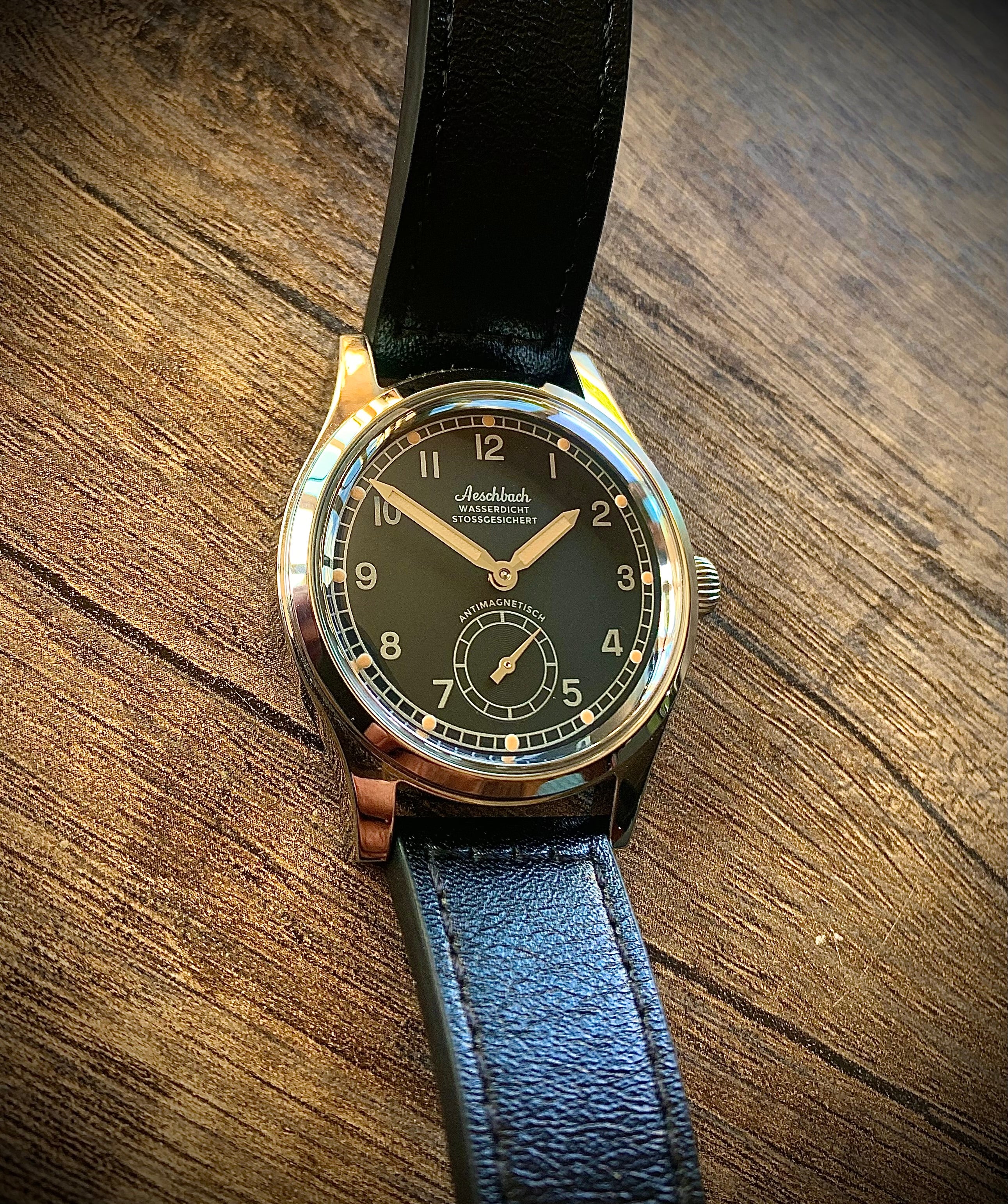 Aeschbach WW2 Muster Deutschland Luftwaffe / Reichsluftfahrtministerium (RLM) Fliegeruhr mit Saphirglas und 21 Rubin Automatischem Mechanischem Uhrwerk