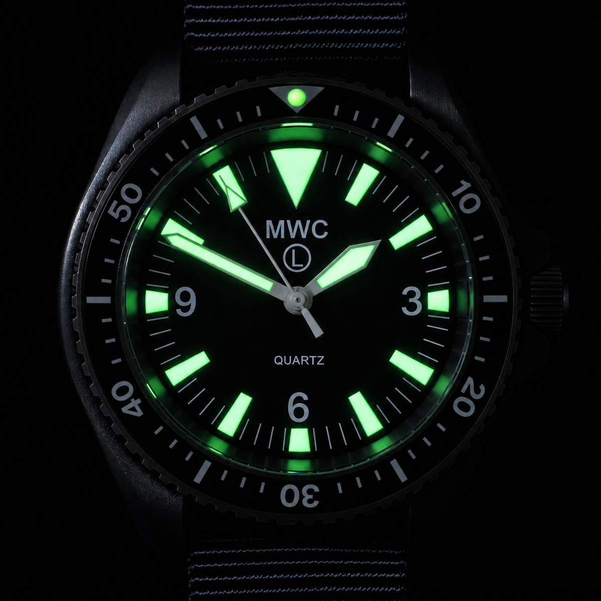 Aktuelle NATO-Muster Quarz Militärtaucheruhr, Variante ohne Datum mit Saphirglas und 10 Jahre Batterielaufzeit - NATO LAGERNUMMER NSN 6645-99-157-3496