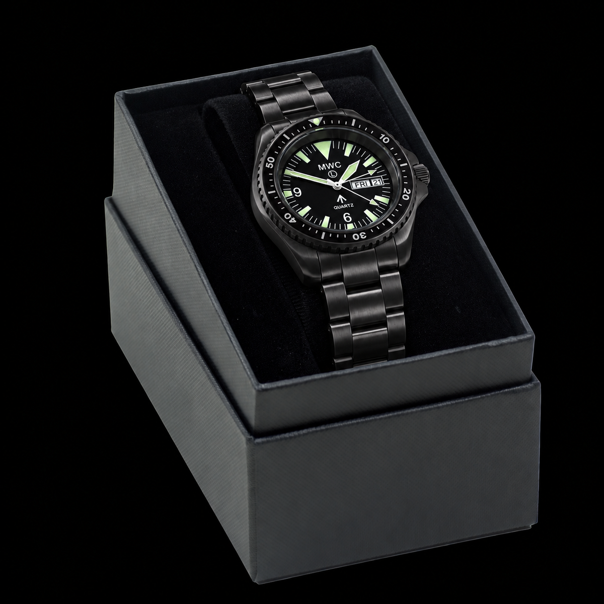 Orologio subacqueo militare MWC modello 1999-2001 con movimento al quarzo giorno/data, cassa in acciaio inossidabile e vetro zaffiro