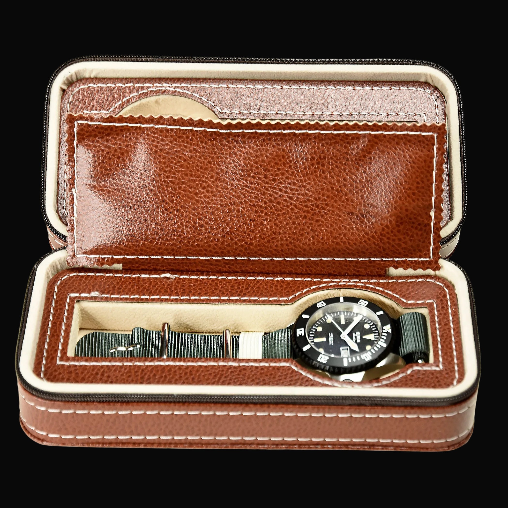 Montre de plongée militaire automatique ELVIA avec verre saphir et mouvement automatique jour-date à 24 rubis