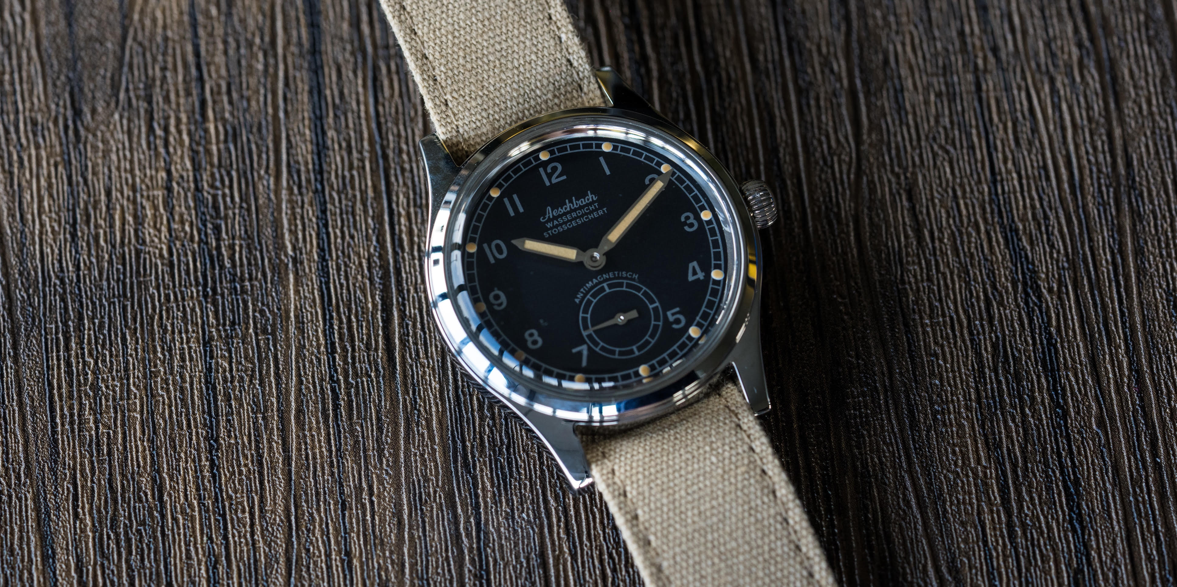 Aeschbach WW2 Muster Deutschland Luftwaffe / Reichsluftfahrtministerium (RLM) Fliegeruhr mit Saphirglas und 21 Rubin Automatischem Mechanischem Uhrwerk