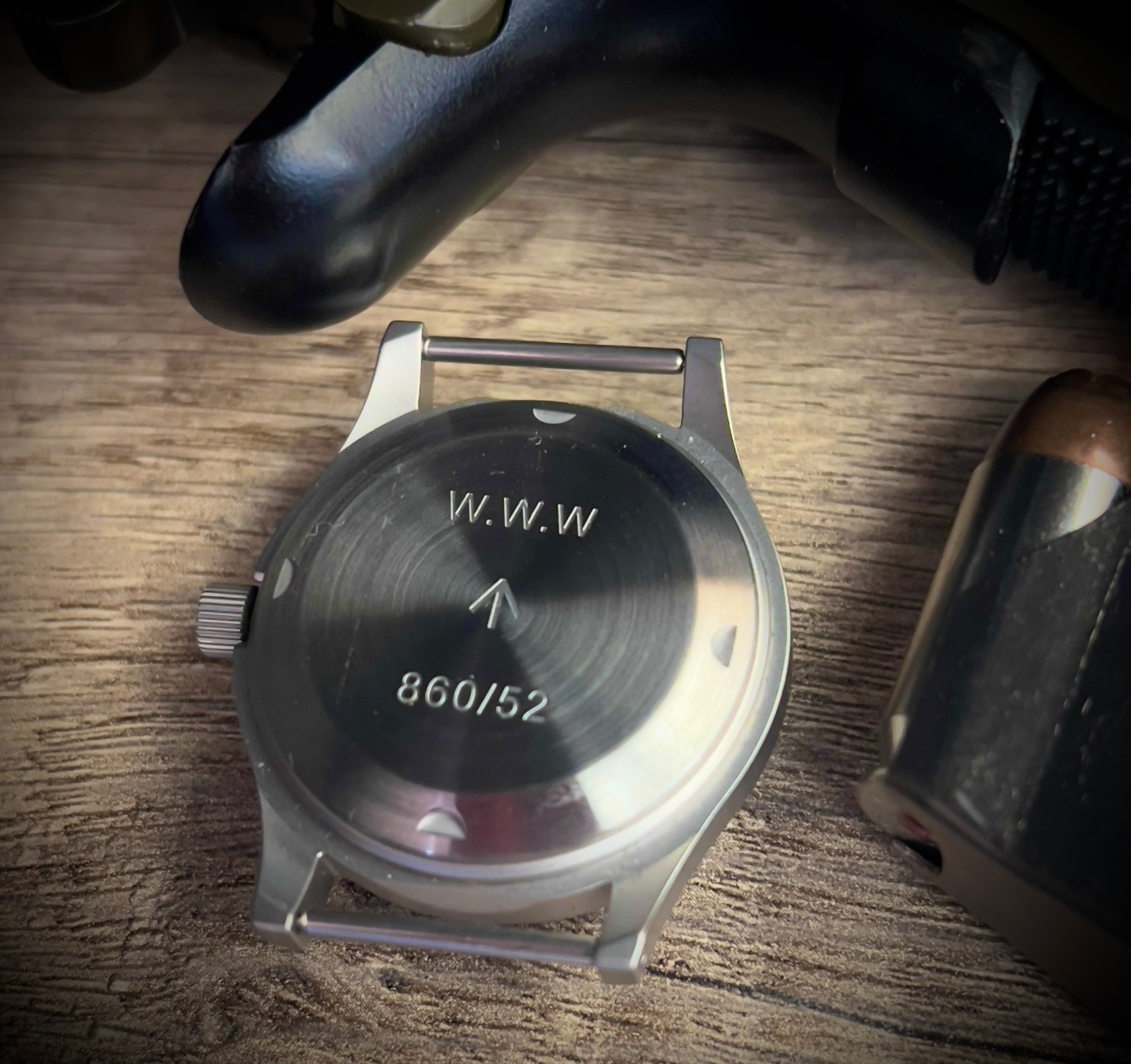 Reloj de servicio general MWC patrón "Dirty Dozen" de los años 1940/1950 con movimiento mecánico automático de cuerda automática