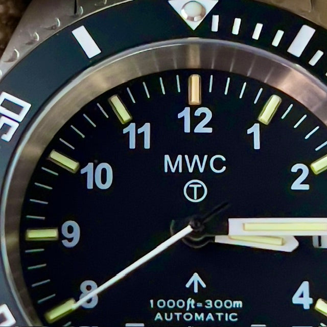 MWC 24 Rubin 300m Automatische Militär-Taucheruhr mit Tritium GTLS Beleuchtung, Saphirglas und Keramiklünette sowie Stahlarmband