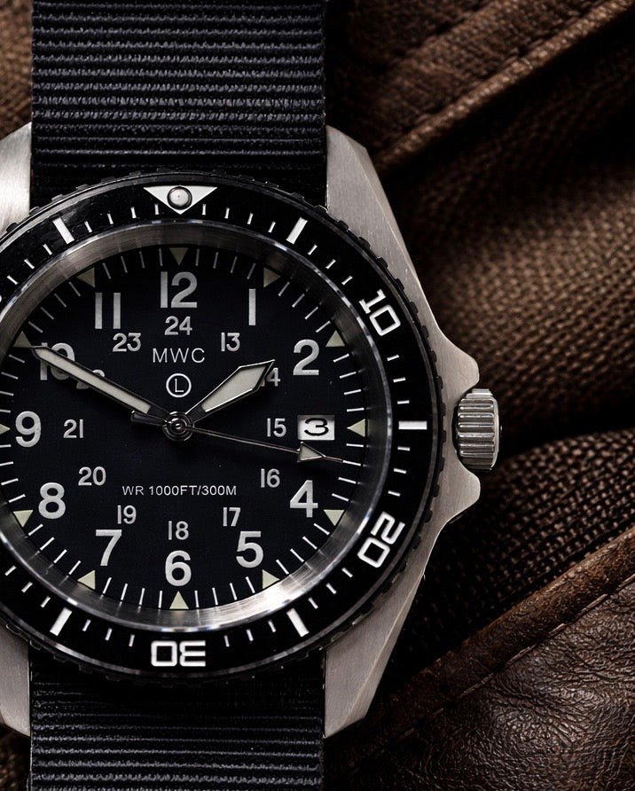 Edelstahl Militärtaucheruhr mit Automatikwerk 24 Rubin, 12/24-Stunden-Zifferblatt, Saphirglas und Keramiklünette (Taktische feste Bandstege)
