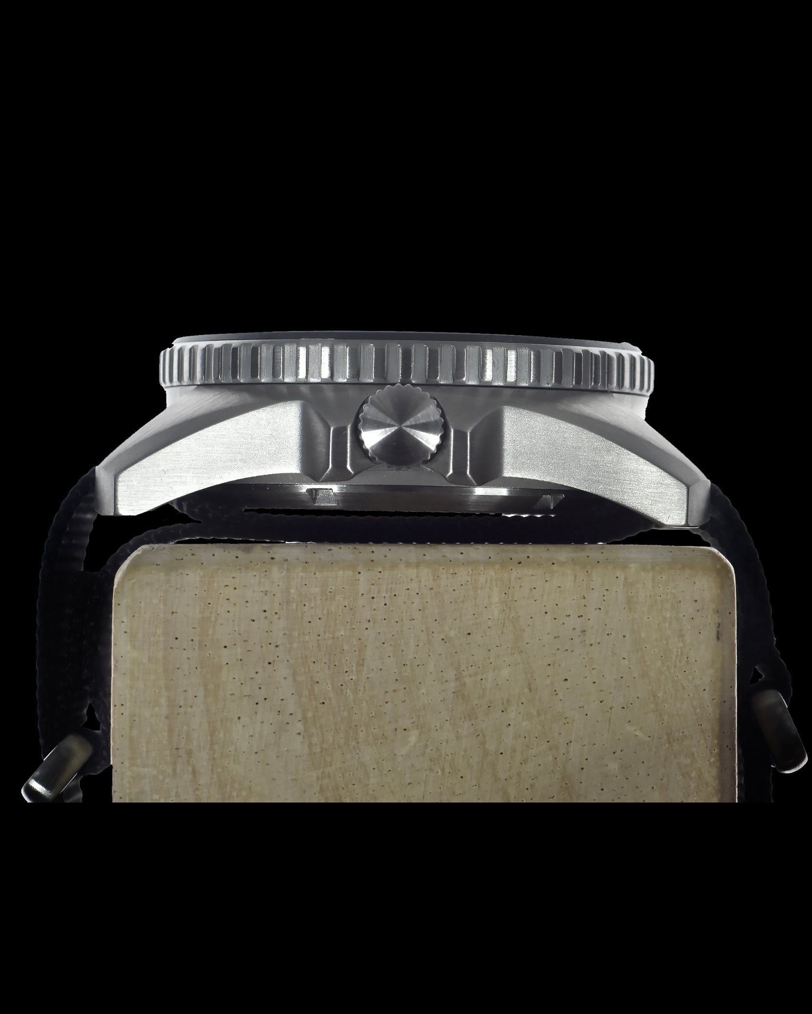 Reloj Militar para Buceadores MWC de Alta Resistencia 300m en Caja de Acero Inoxidable (Cuarzo) con Cristal de Zafiro y Bisel Cerámico