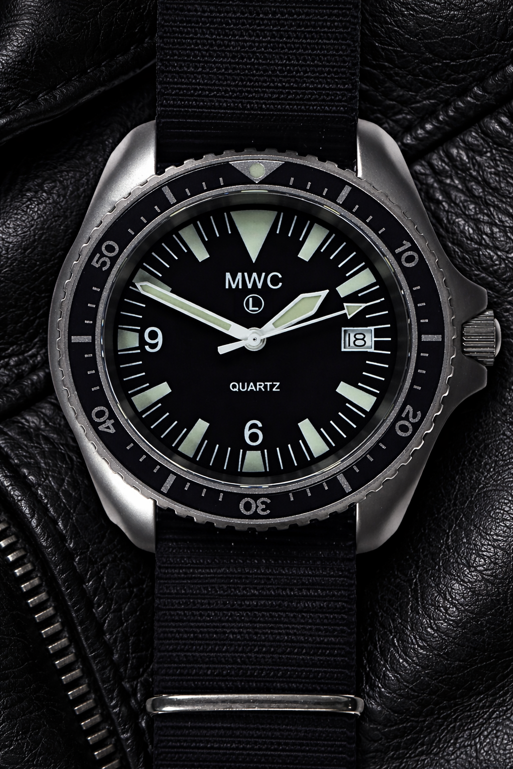 Aktuelle NATO-Muster Quarz Militär-Taucheruhr mit Saphirglas und 10-jähriger Batterielaufzeit sowie Keramiklünette - NATO BESTANDNUMMER NSN 6645-99-157-3496