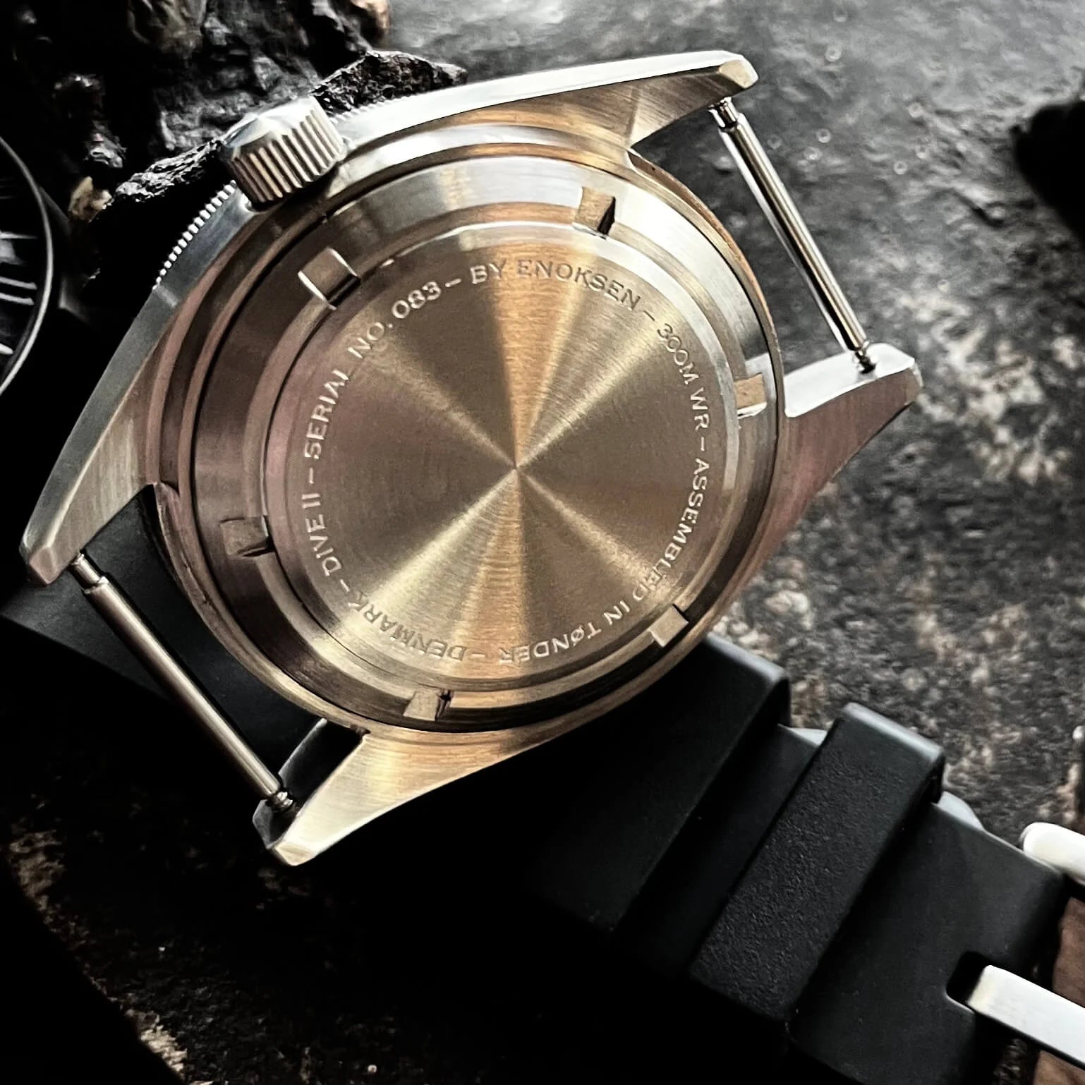 Enoksen 自動巻きダイバーズウォッチ - ホワイトダイヤルエディション ◇ 39mm