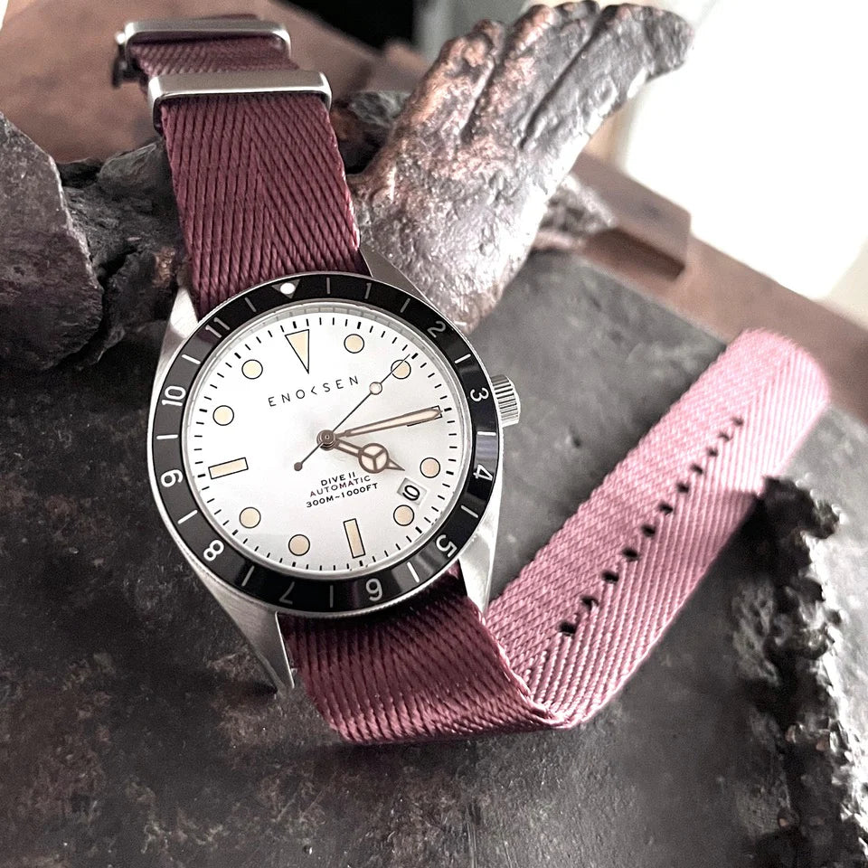 Enoksen 自動巻きダイバーズウォッチ - ホワイトダイヤルエディション ◇ 39mm