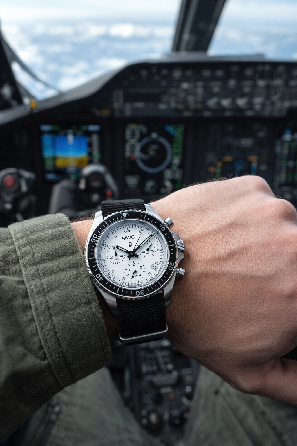 Cronógrafo de pilotos militares MWC patrón NATO de acero inoxidable con cristal de zafiro y movimiento suizo Ronda