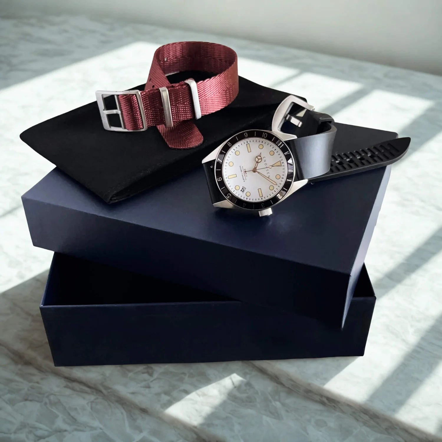 Enoksen 自動巻きダイバーズウォッチ - ホワイトダイヤルエディション ◇ 39mm