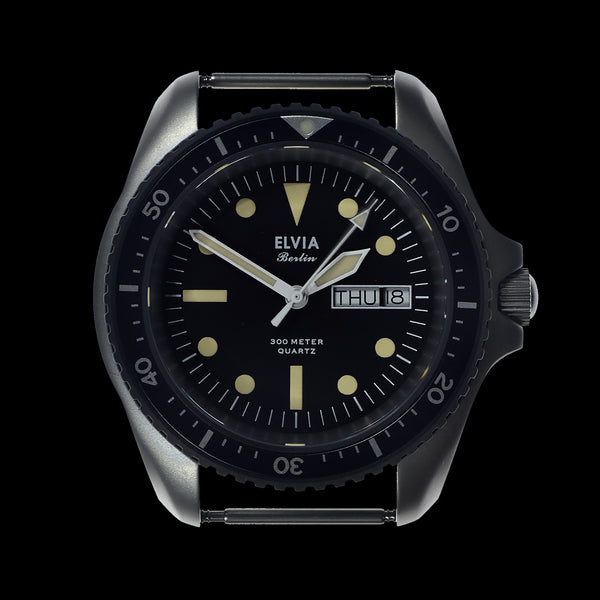 ELVIA Day/Date Military Divers Watch with Sapphire Crystal and Quartz Movement