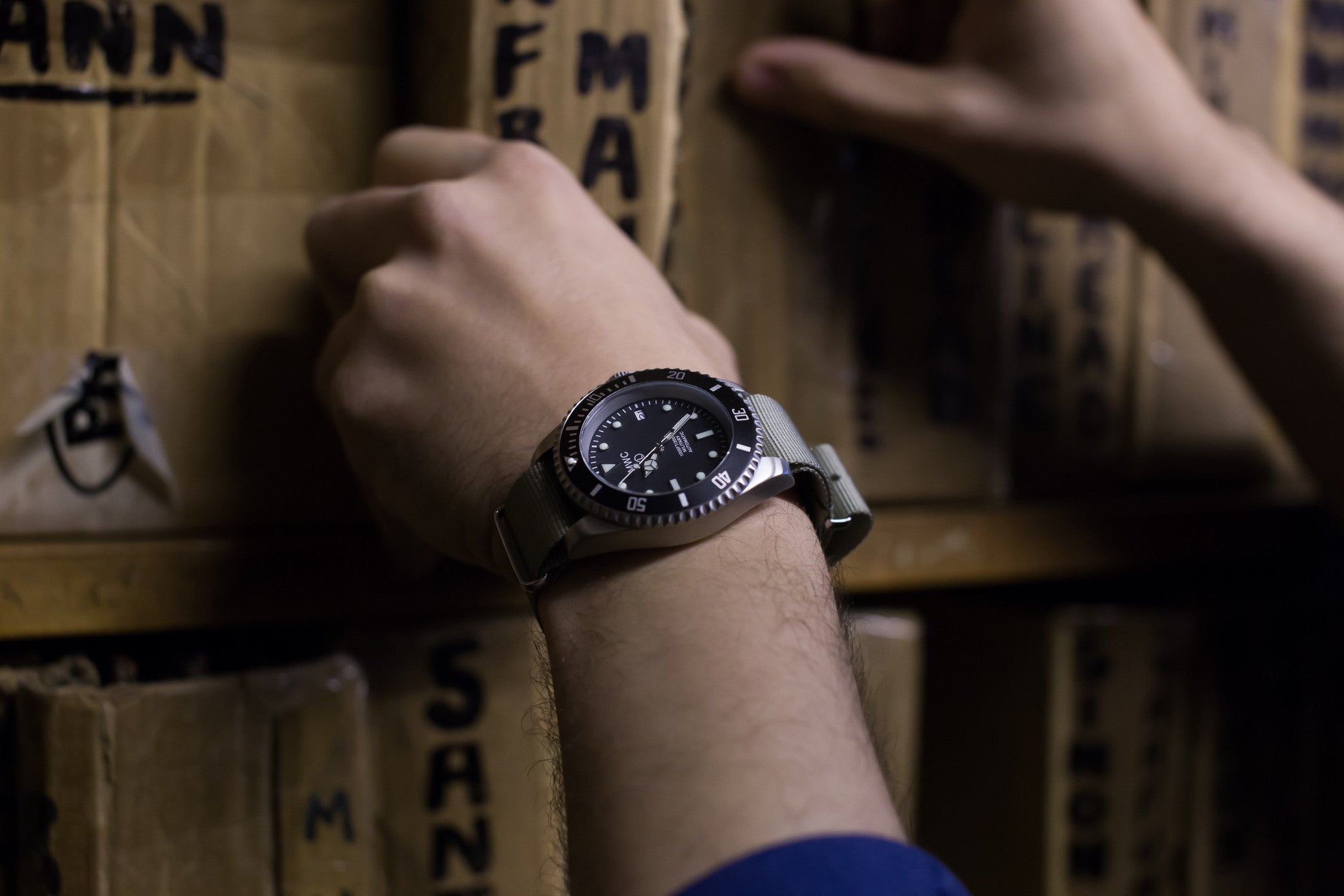 MWC Profesional Militar Diver 300m – Automático suizo Sellita SW200 con cristal de zafiro, bisel cerámico y correa de tejido NATO